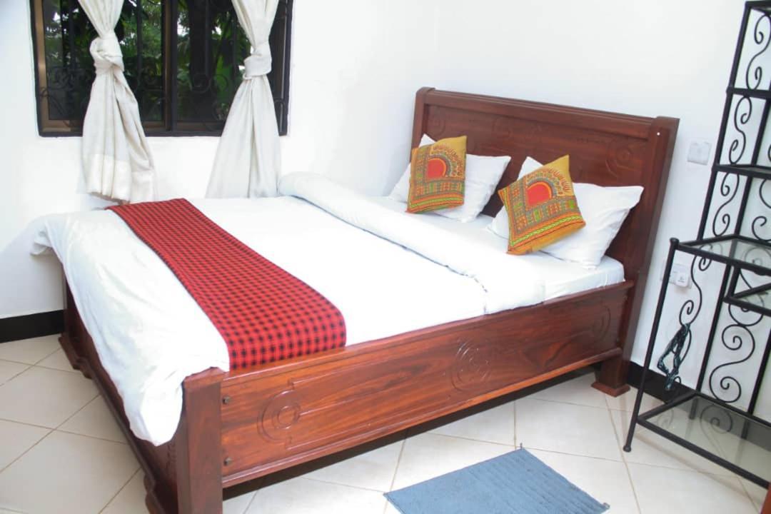 New Dream House Bed & Breakfast อารูชา ภายนอก รูปภาพ
