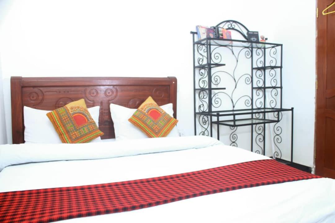 New Dream House Bed & Breakfast อารูชา ภายนอก รูปภาพ