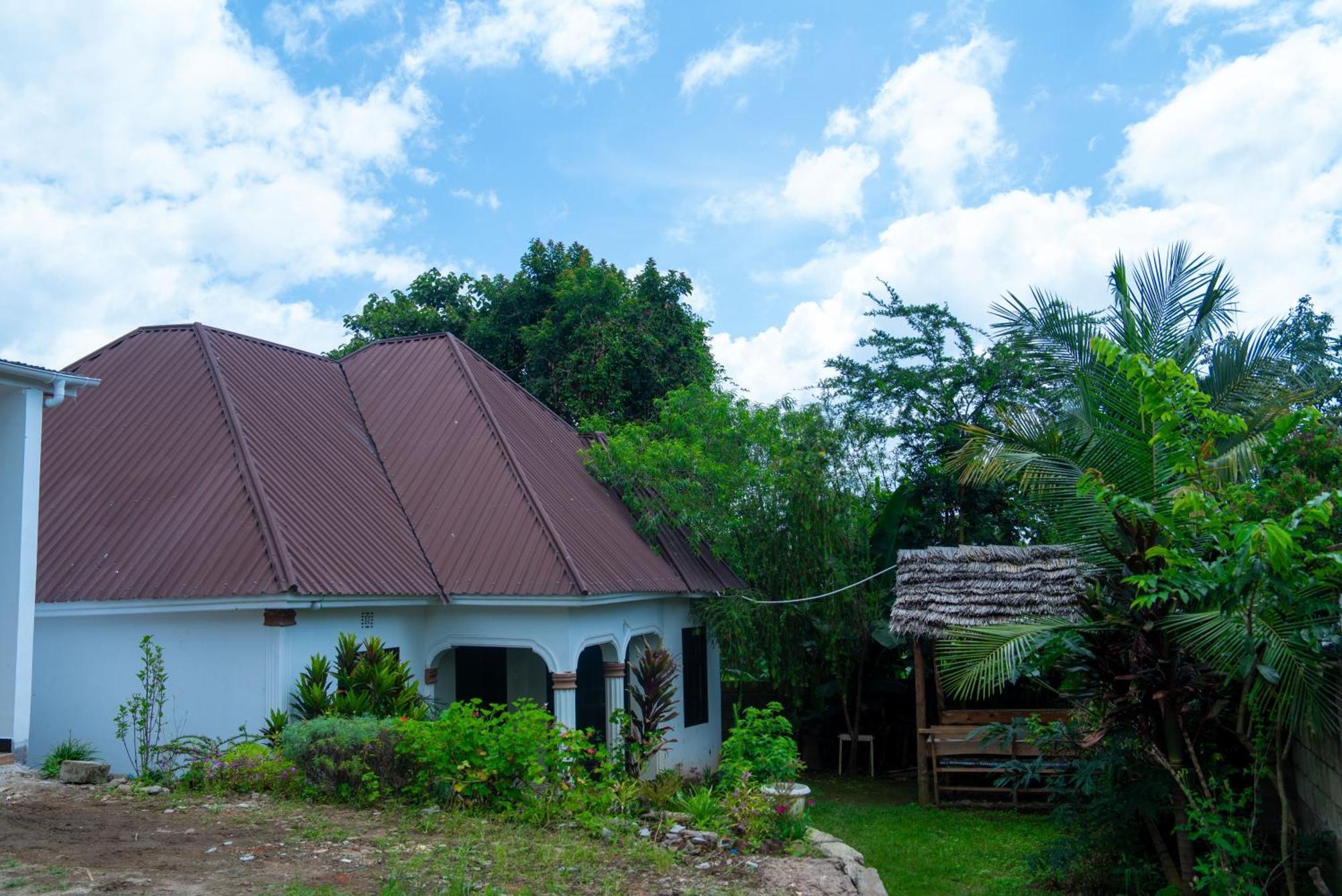 New Dream House Bed & Breakfast อารูชา ภายนอก รูปภาพ