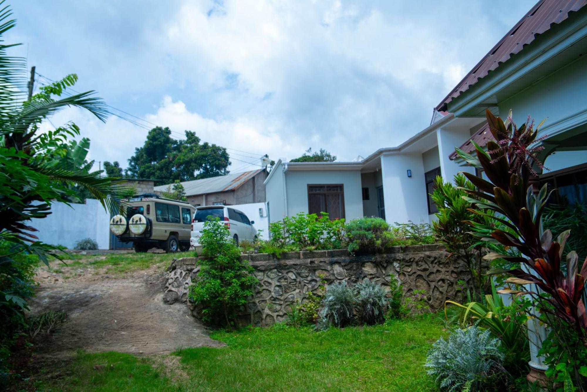 New Dream House Bed & Breakfast อารูชา ภายนอก รูปภาพ