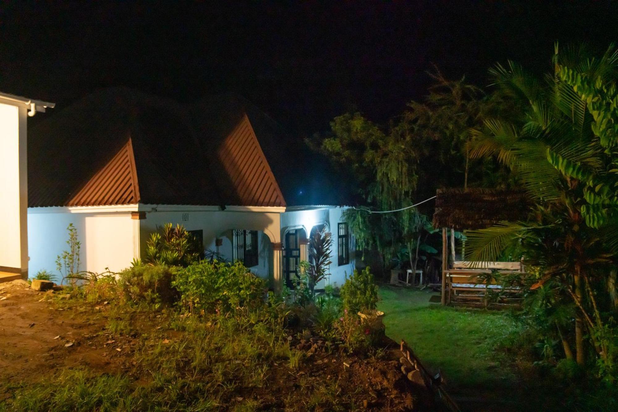 New Dream House Bed & Breakfast อารูชา ภายนอก รูปภาพ